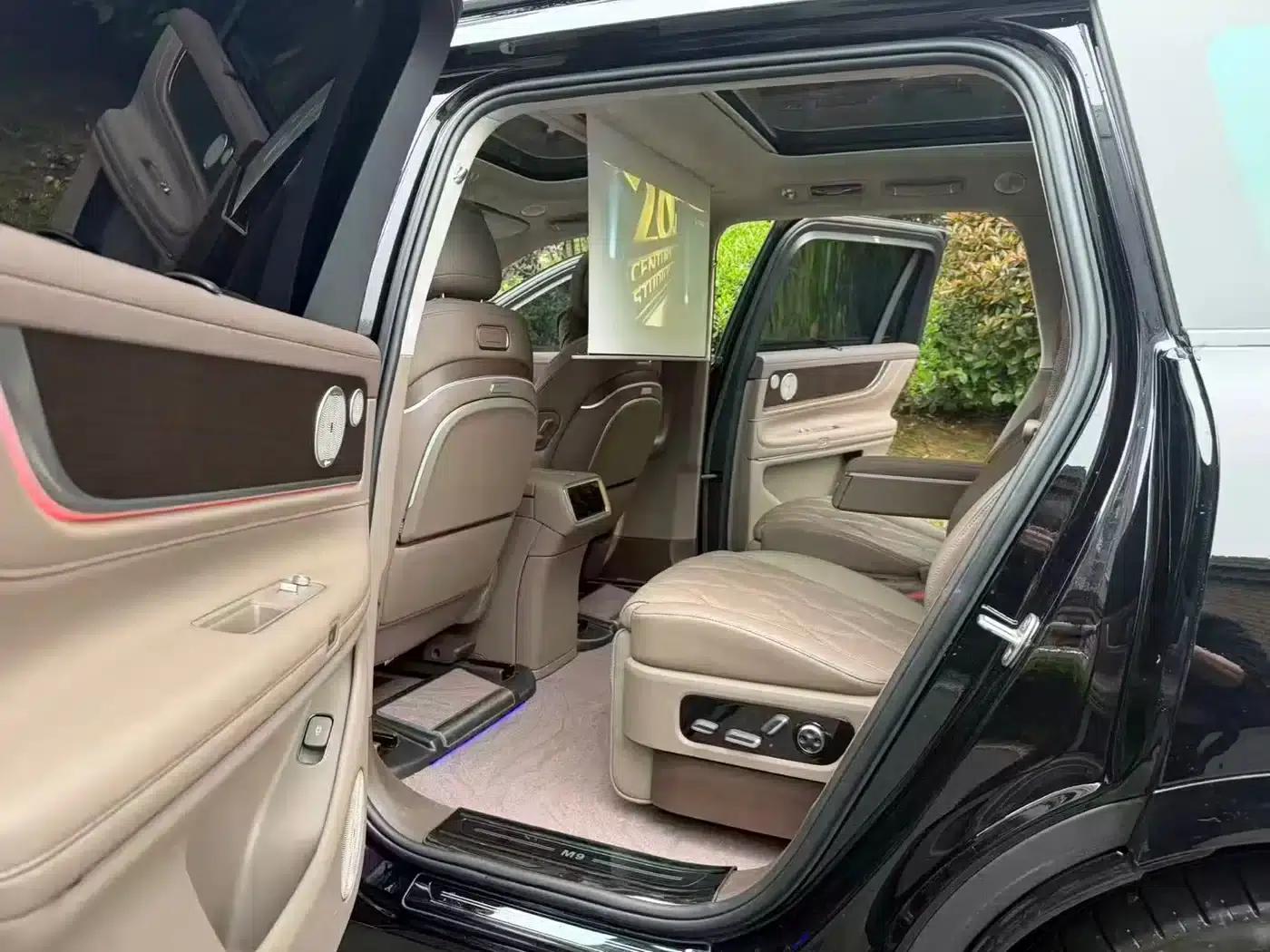 Wenjie M9 2025 Ultra Extended Range Edition (52kWh, 6-seater, 192-line LiDAR) — миниатюра 9