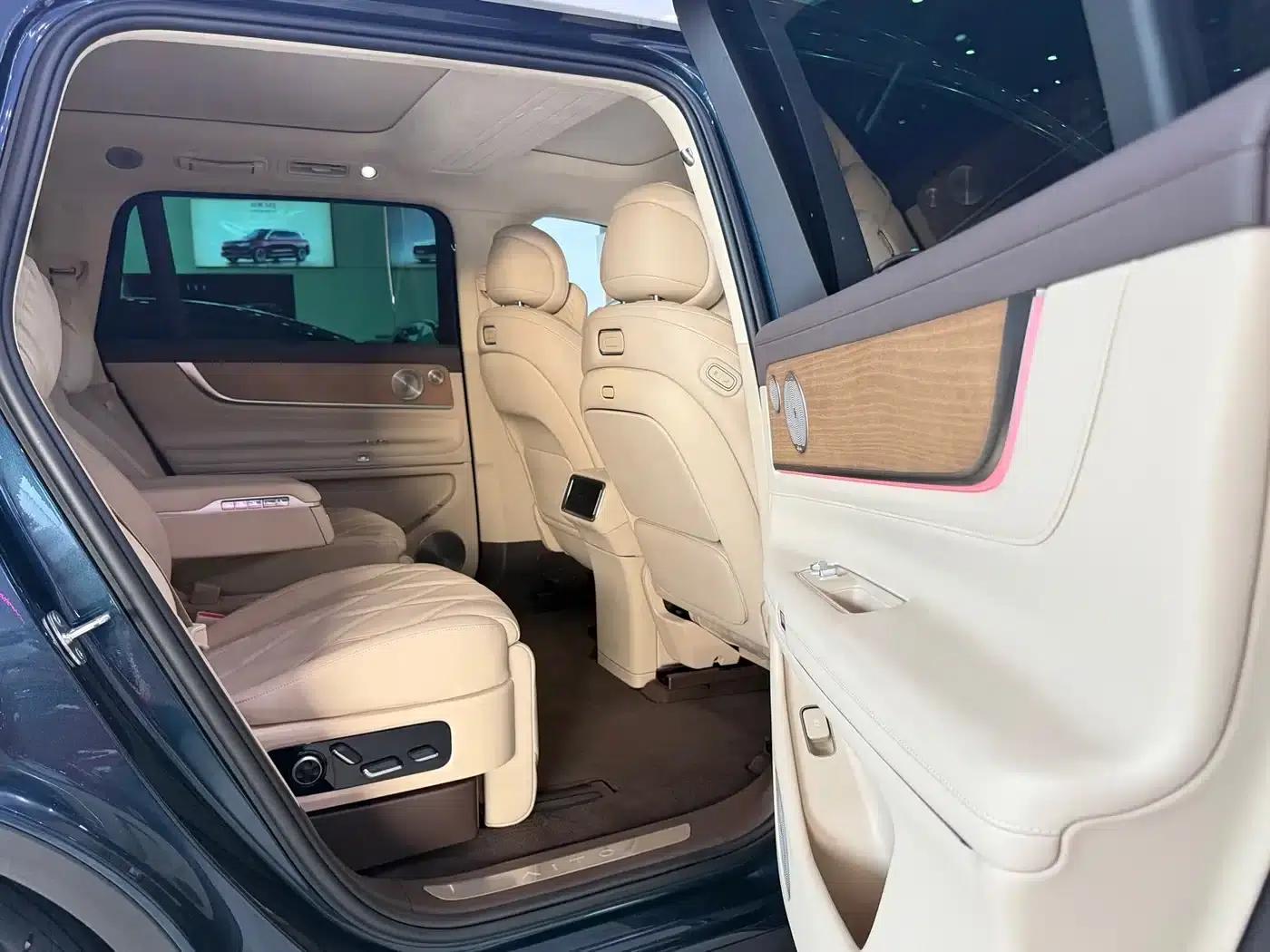 Wenjie M9 2025 Ultra Extended Range Edition 52kWh 6-Seat Version (192-line LiDAR) — миниатюра 13