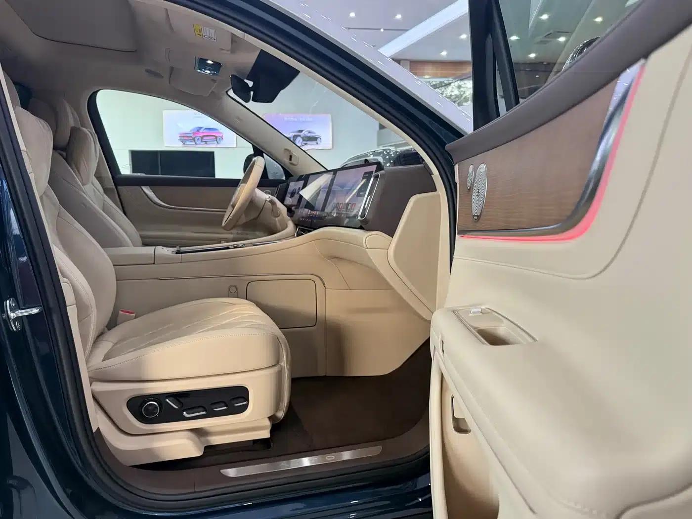 Wenjie M9 2025 Ultra Extended Range Edition 52kWh 6-Seat Version (192-line LiDAR) — миниатюра 14