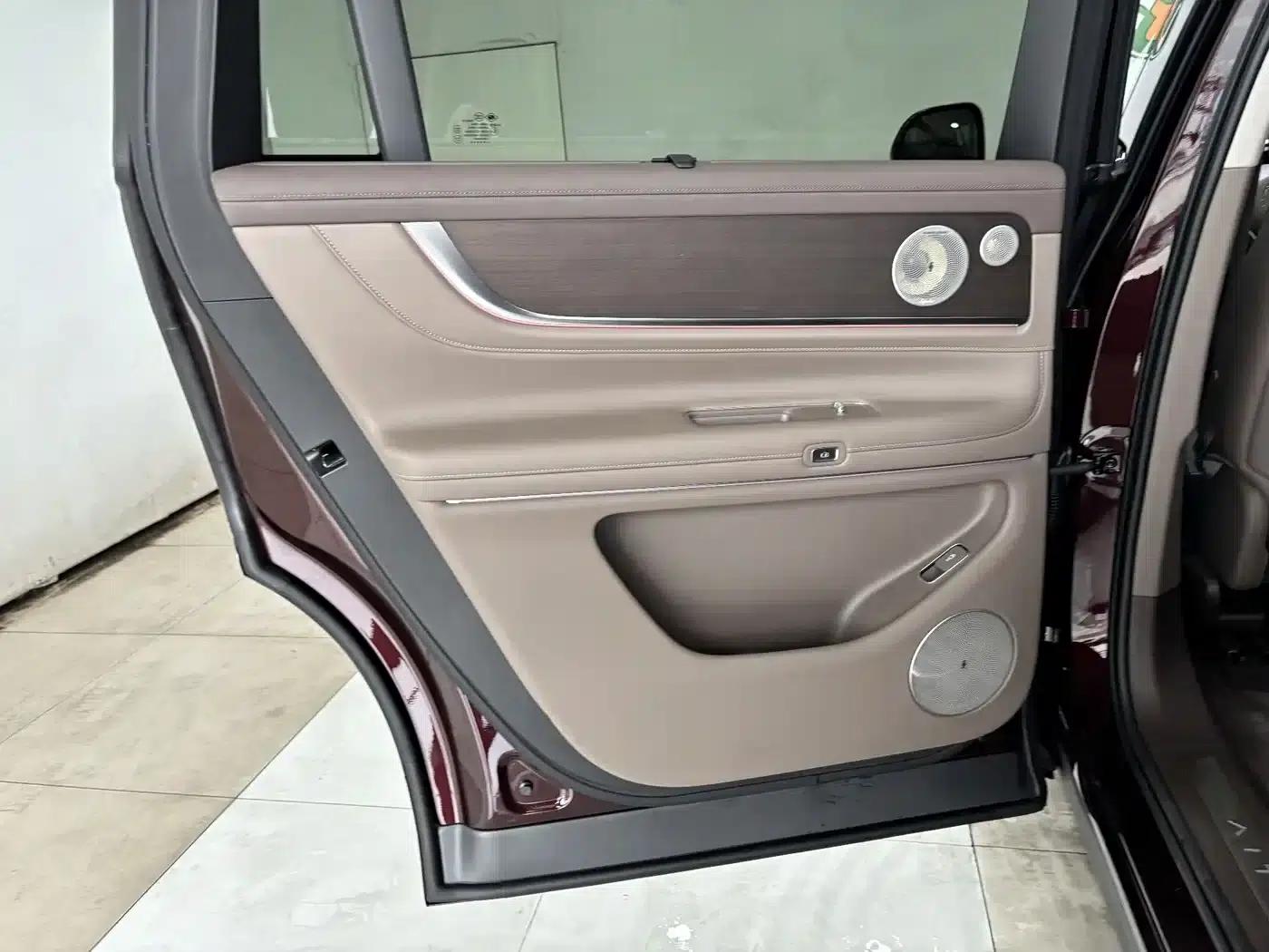 Wenjie M9 2025 Ultra Extended Range Edition 52kWh 6-Seat Version (192-line LiDAR) — миниатюра 21