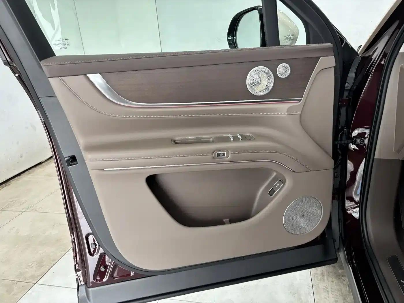 Wenjie M9 2025 Ultra Extended Range Edition 52kWh 6-Seat Version (192-line LiDAR) — миниатюра 10