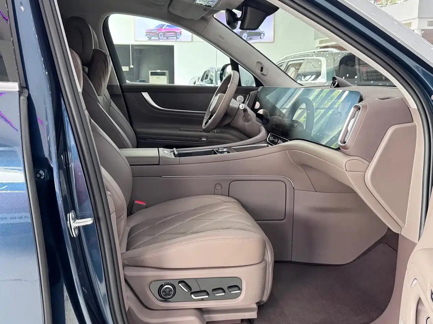 Wenjie M9 2025 Ultra Extended Range Edition 52kWh 6-Seat Version (192-line LiDAR) — миниатюра 11