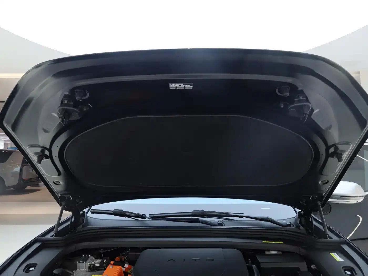 Wenjie M9 2025 Ultra Extended Range Edition 52kWh 6-Seat Version (192-line LiDAR) — миниатюра 16