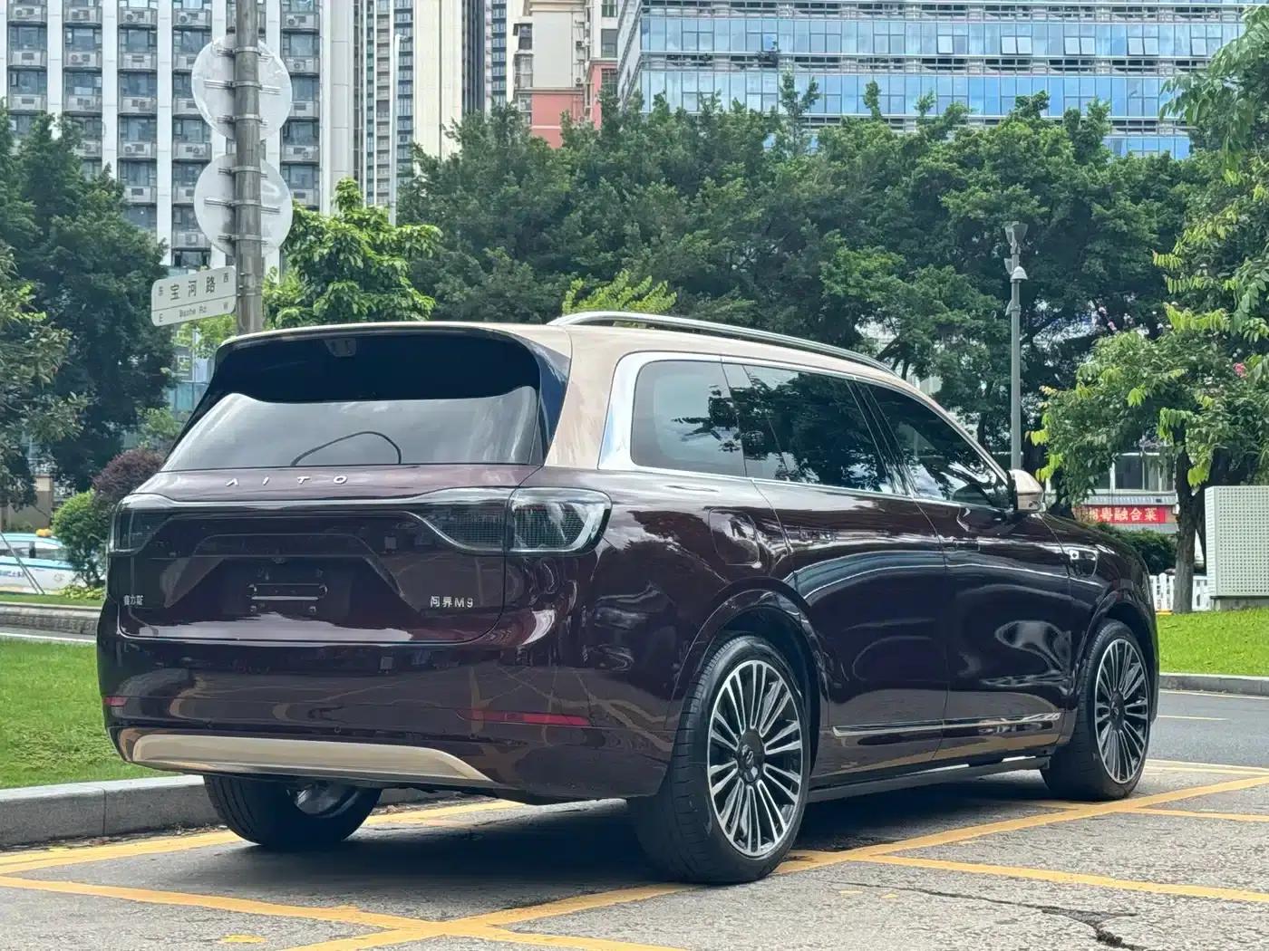 Wenjie M9 2025 Ultra Extended Range Edition (52kWh, 6-seater, 192-line LiDAR) — миниатюра 17
