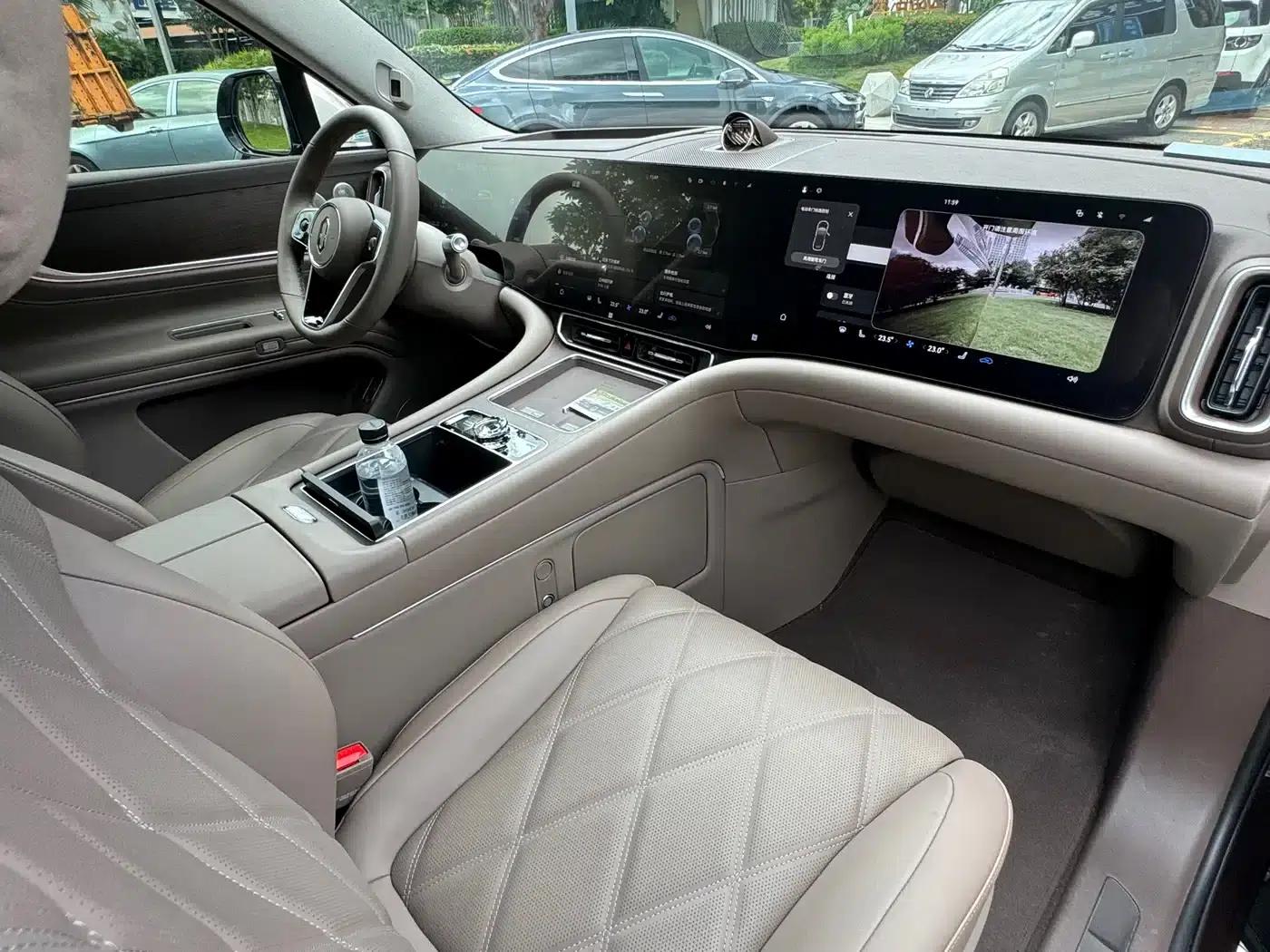 Wenjie M9 2025 Ultra Extended Range Edition (52kWh, 6-seater, 192-line LiDAR) — миниатюра 9