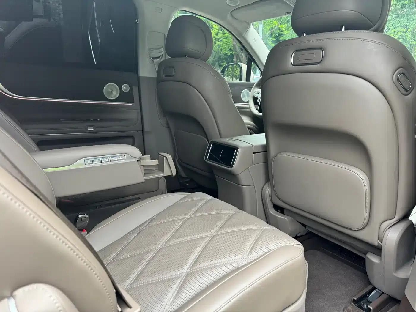 Wenjie M9 2025 Ultra Extended Range Edition (52kWh, 6-seater, 192-line LiDAR) — миниатюра 10
