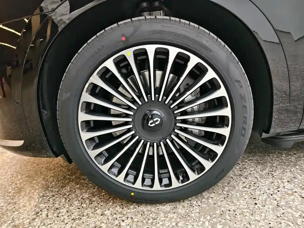 Wenjie M9 2025 Ultra Extended Range Edition 52kWh 6-Seat Version (192-line LiDAR) — миниатюра 6