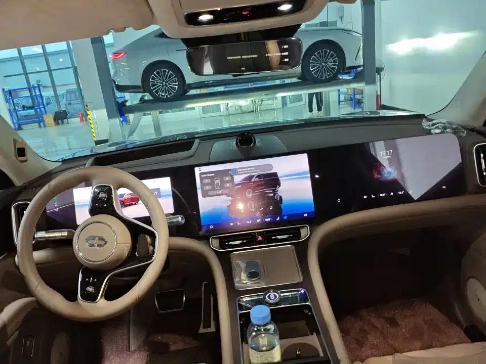 Wenjie M9 2025 Ultra Extended Range Edition (52kWh, 5-seater, 192-line LiDAR) — миниатюра 4