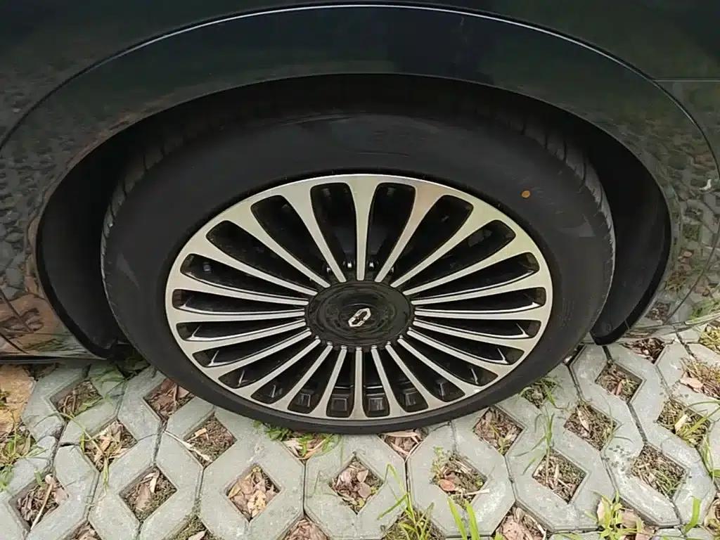 Wenjie M9 2025 Ultra Extended Range Edition (52kWh, 6-seater, 192-line LiDAR) — миниатюра 14
