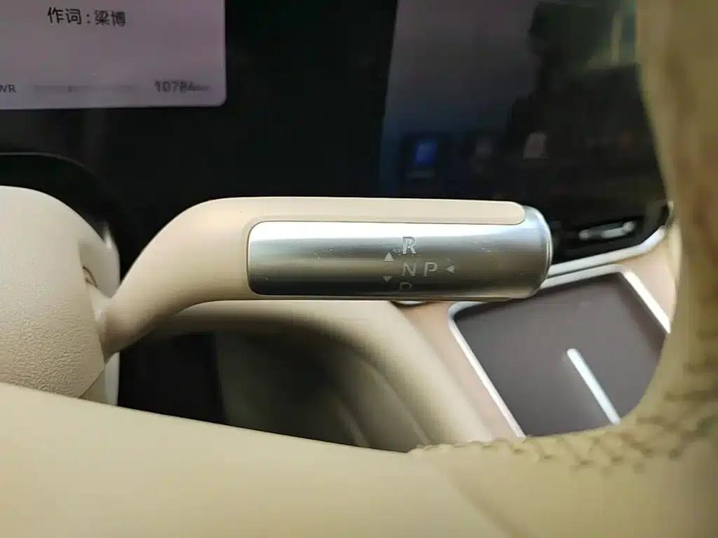 Wenjie M9 2025 Ultra Extended Range Edition (52kWh, 6-seater, 192-line LiDAR) — миниатюра 21
