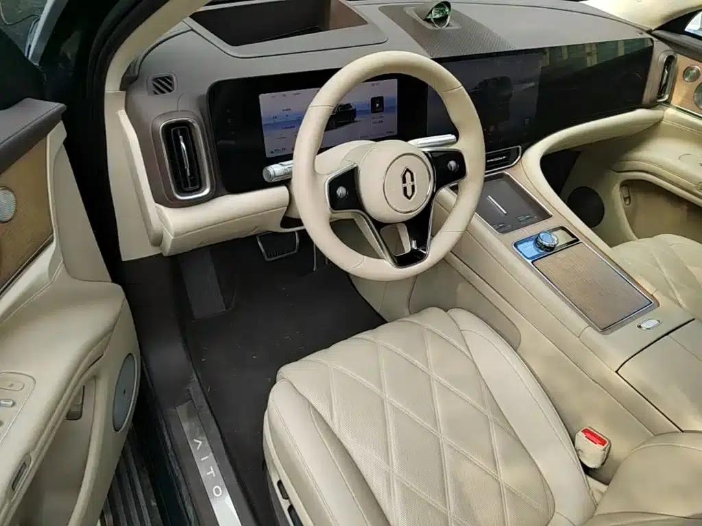 Wenjie M9 2025 Ultra Extended Range Edition (52kWh, 6-seater, 192-line LiDAR) — миниатюра 23