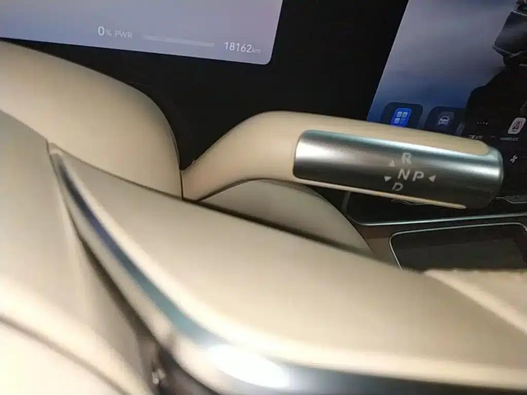 Wenjie M9 2025 Pure Electric Ultra Edition (100kWh, 6-seater, 192-line LiDAR) — миниатюра 14