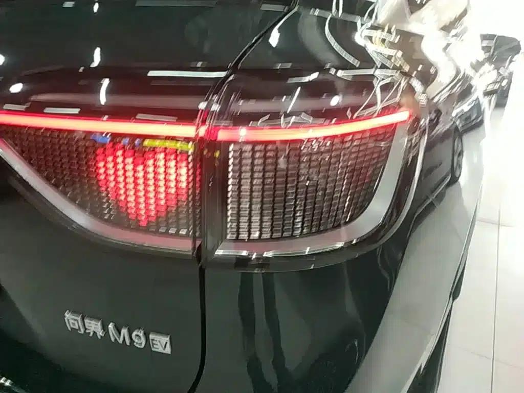 Wenjie M9 2025 Pure Electric Ultra Edition (100kWh, 6-seater, 192-line LiDAR) — миниатюра 8