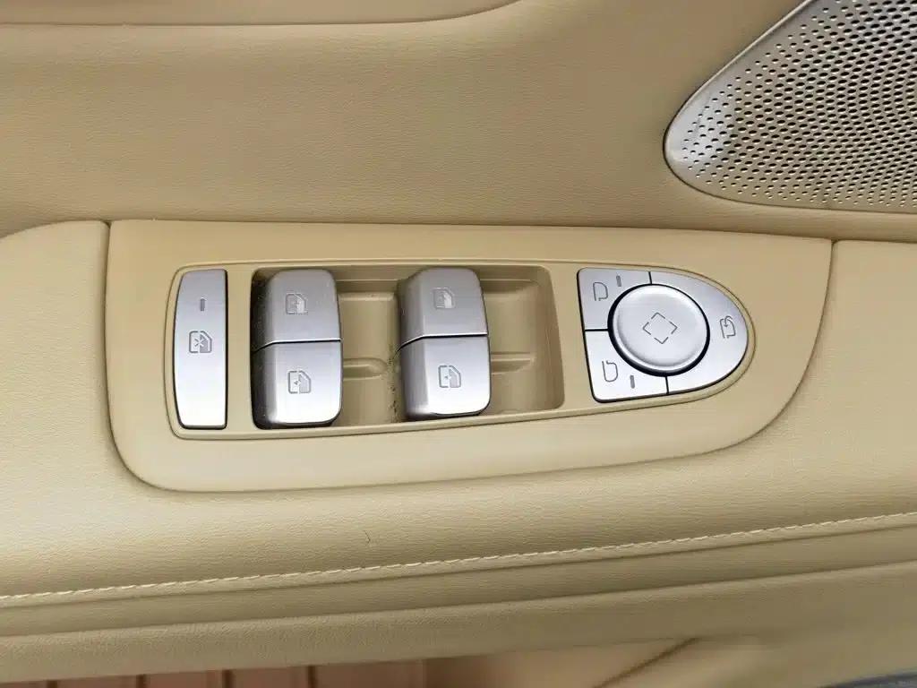 Wenjie M7 2024 1.5T AWD Plus Edition 5-seater — миниатюра 9