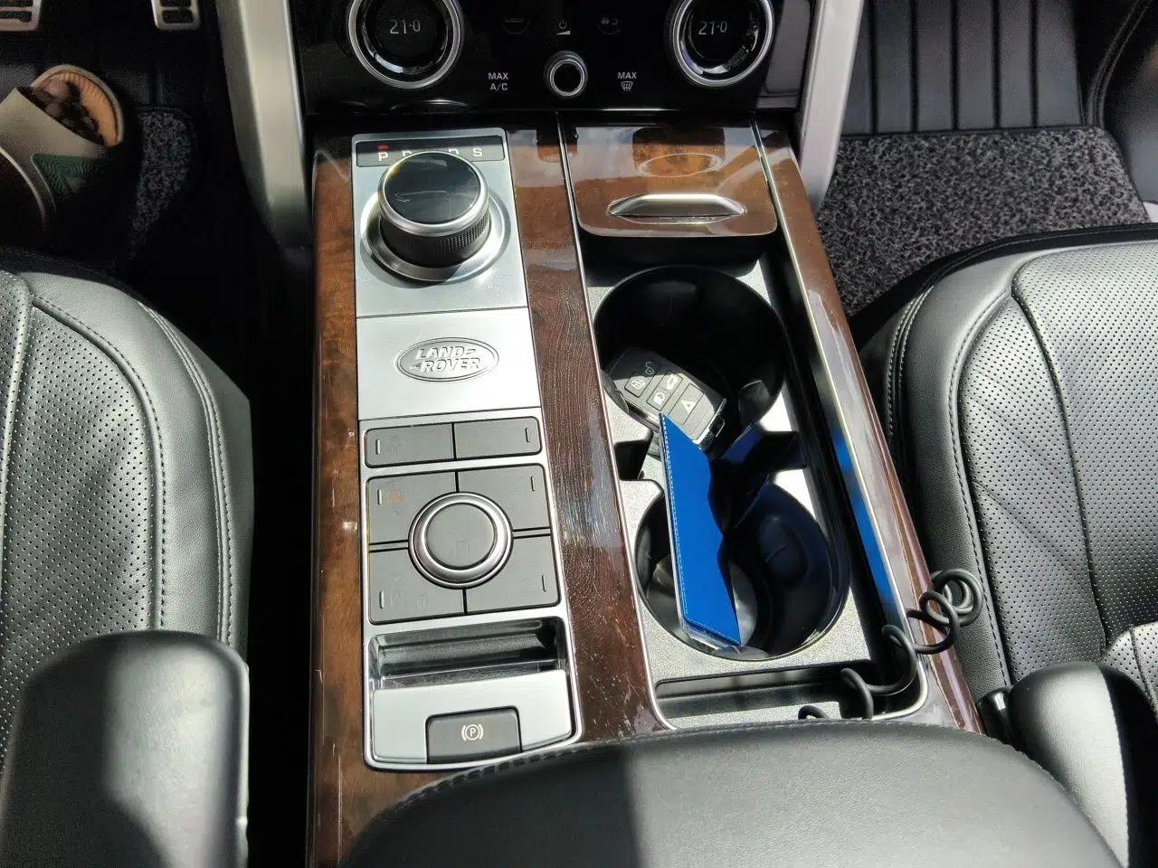 Land Rover Range 2021 3.0 L6 Century Extended Classic Edition — миниатюра 14