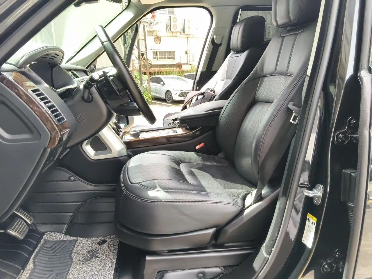 Land Rover Range 2021 3.0 L6 Century Extended Classic Edition — миниатюра 15