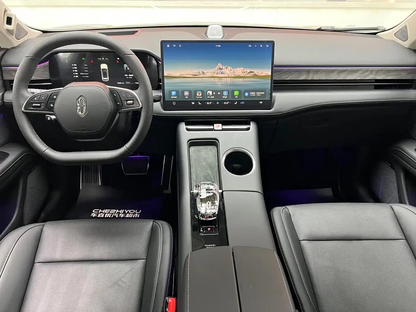 Wenjie M5 2022 Extended Range AWD Performance Edition — миниатюра 12