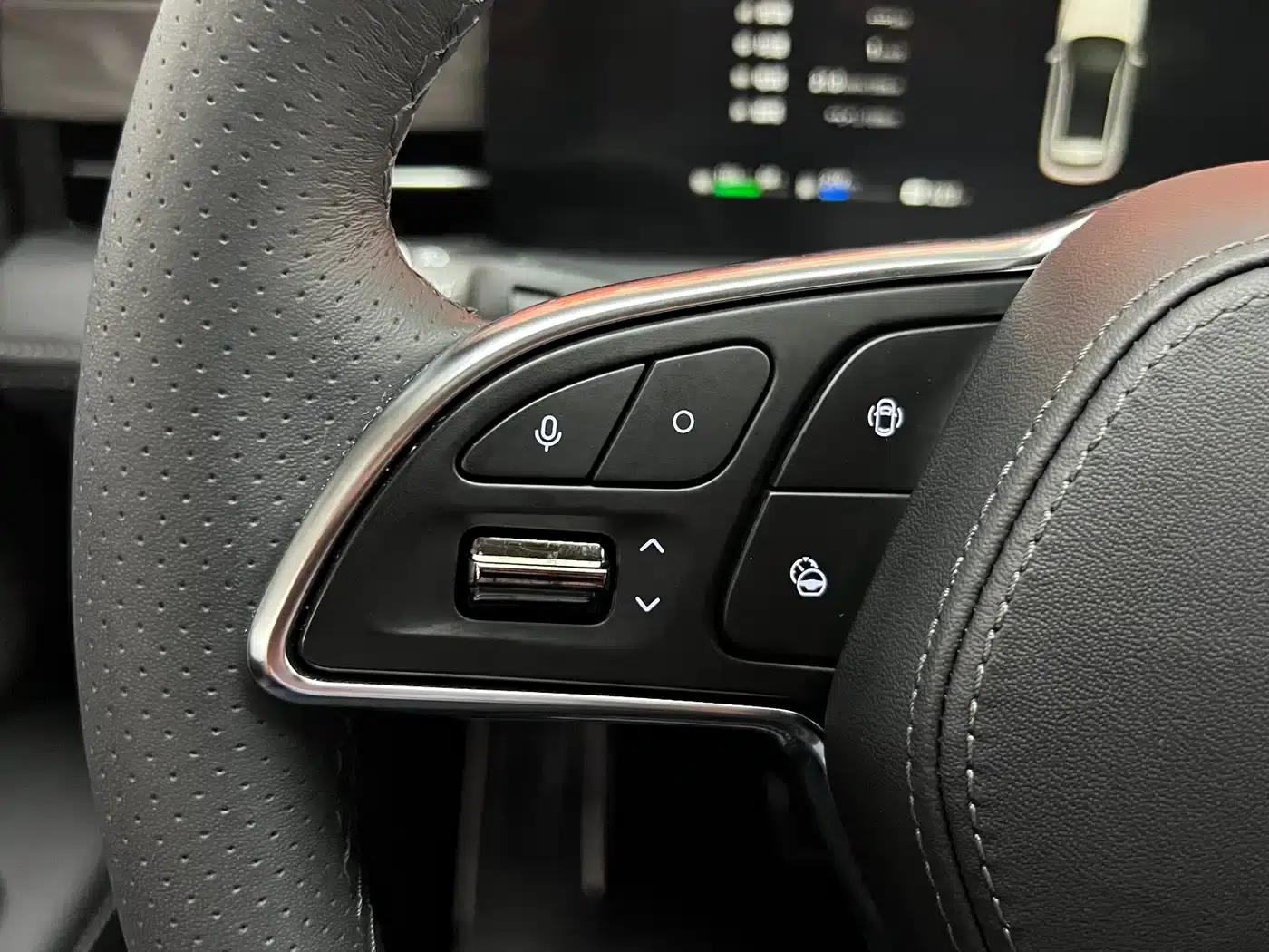 Wenjie M5 2022 Extended Range AWD Performance Edition — миниатюра 20