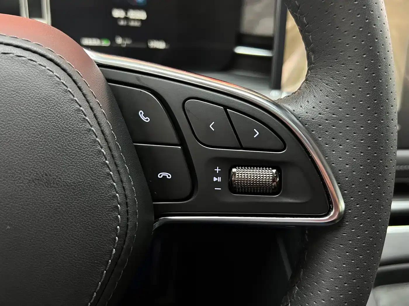 Wenjie M5 2022 Extended Range AWD Performance Edition — миниатюра 21