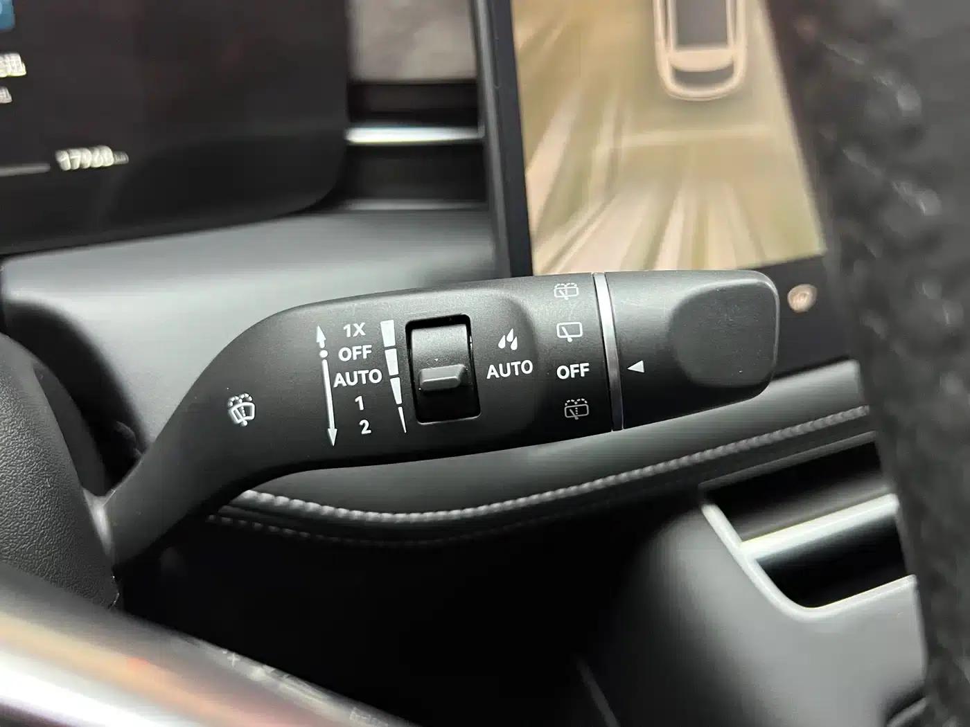 Wenjie M5 2022 Extended Range AWD Performance Edition — миниатюра 23