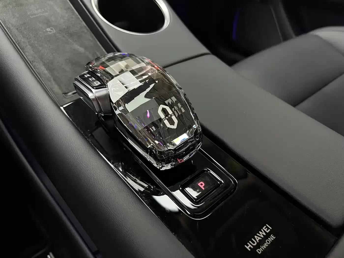 Wenjie M5 2022 Extended Range AWD Performance Edition — миниатюра 24