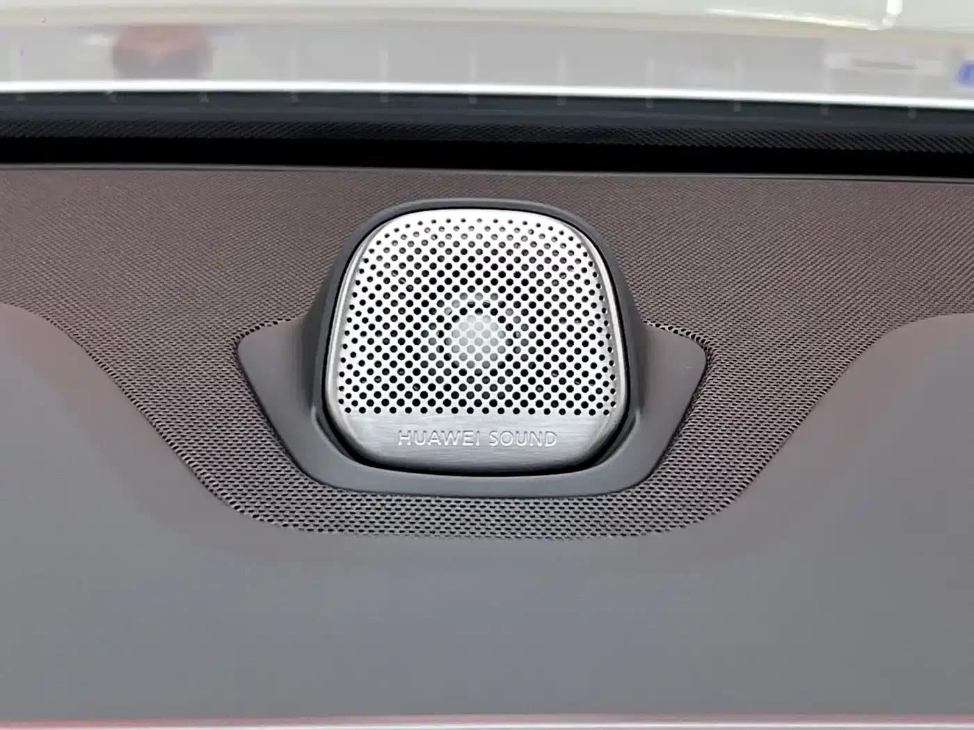 Wenjie M5 2022 Extended Range AWD Performance Edition — миниатюра 25