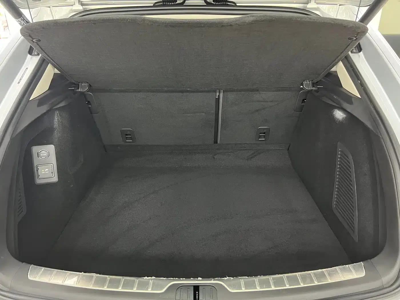 Wenjie M5 2022 Extended Range AWD Performance Edition — миниатюра 27