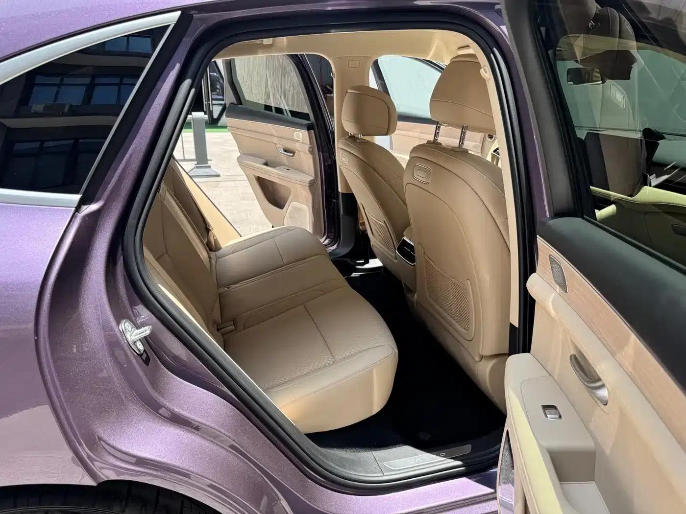 Wenjie M5 2025 Extended Range Ultra 4WD — миниатюра 13