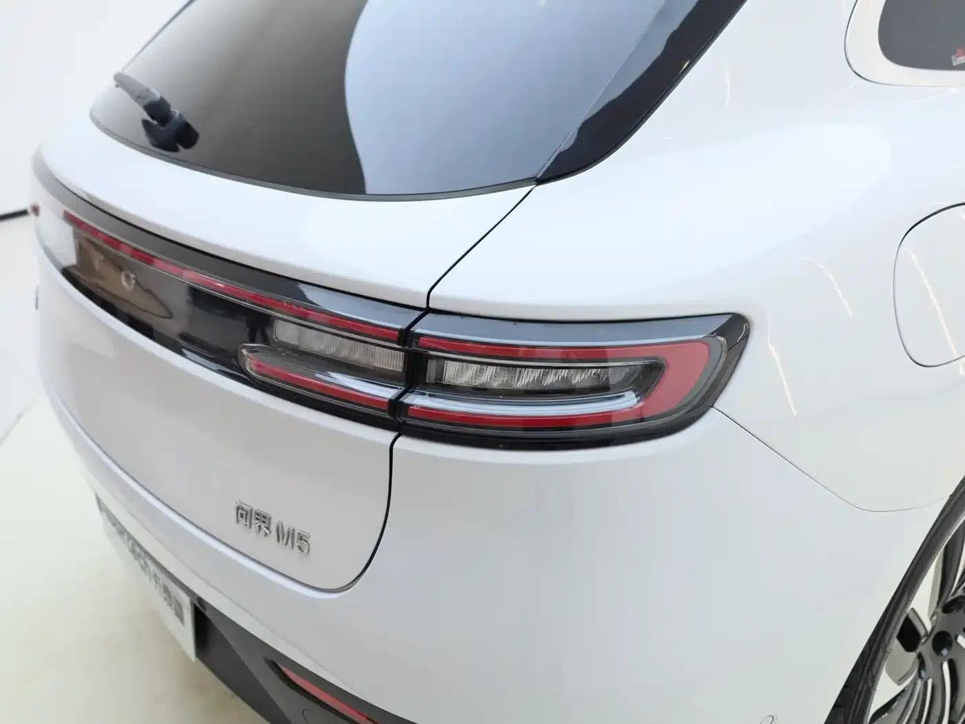 Wenjie M5 2022 Extended Range AWD Performance Edition — миниатюра 11