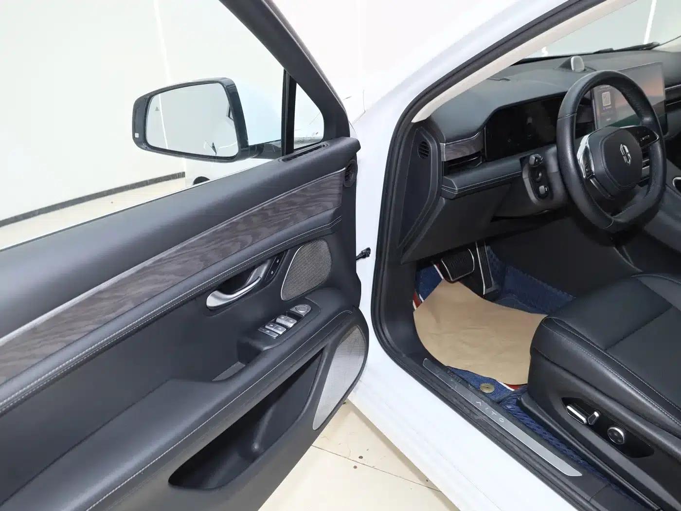 Wenjie M5 2022 Extended Range AWD Performance Edition — миниатюра 16