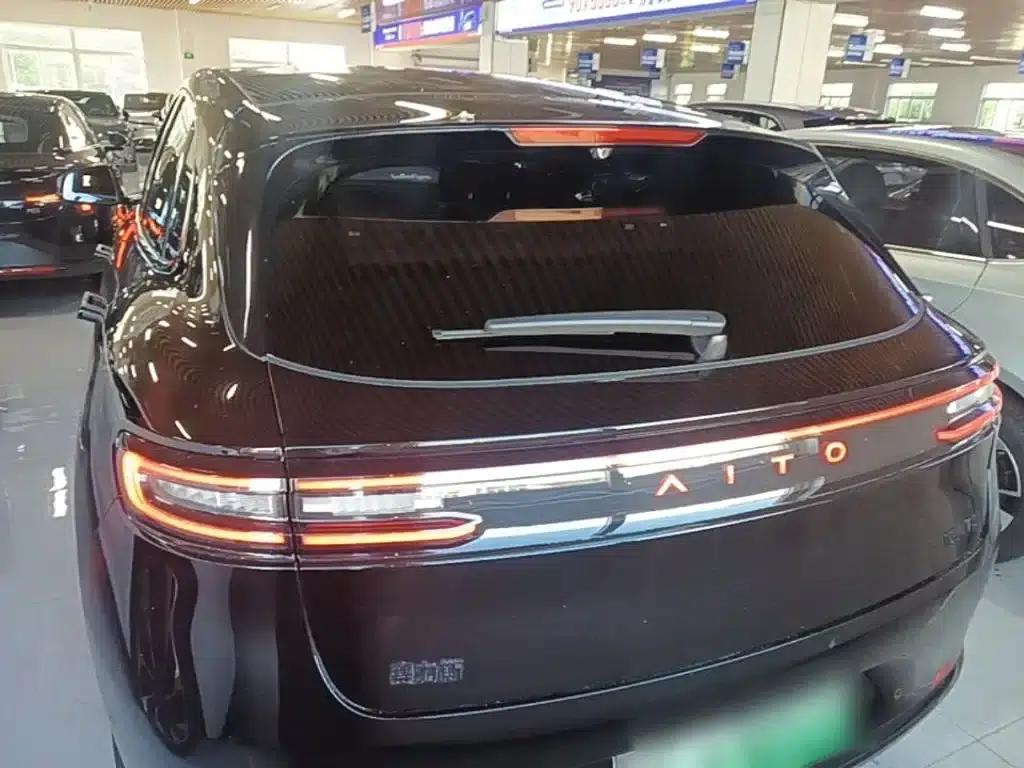 Wenjie M5 2025 Extended Range Ultra Rear-Wheel Drive Version — миниатюра 6