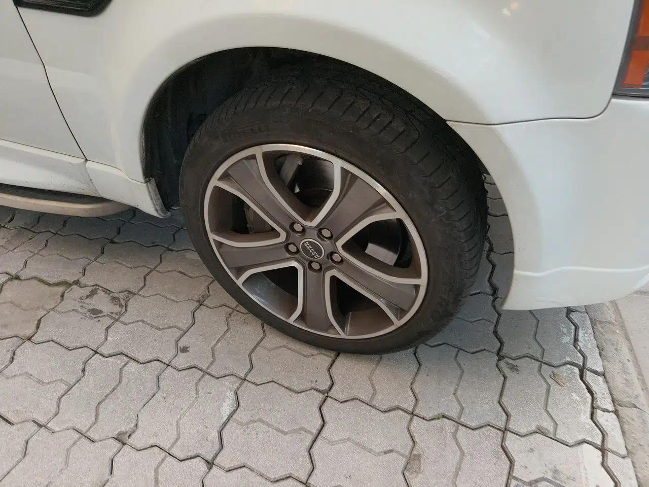 Land Rover Range Sport 2010 5.0 SC V8 HSE — миниатюра 8