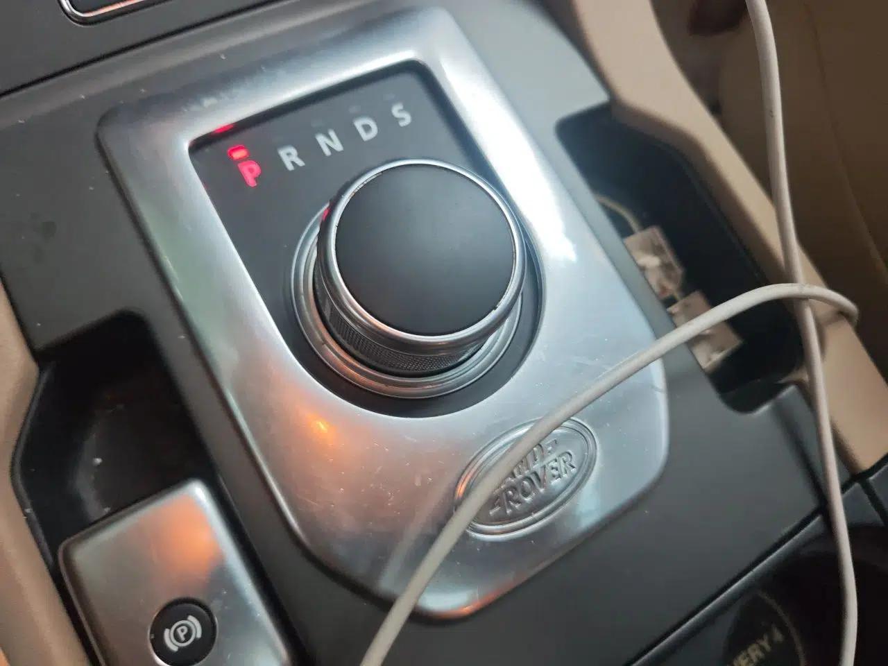 Land Rover Discovery 2013 3.0 SDV6 HSE Diesel Edition — миниатюра 14
