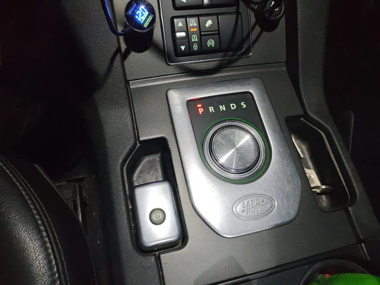 Land Rover Discovery 2014 3.0 SDV6 HSE Diesel Edition — миниатюра 14