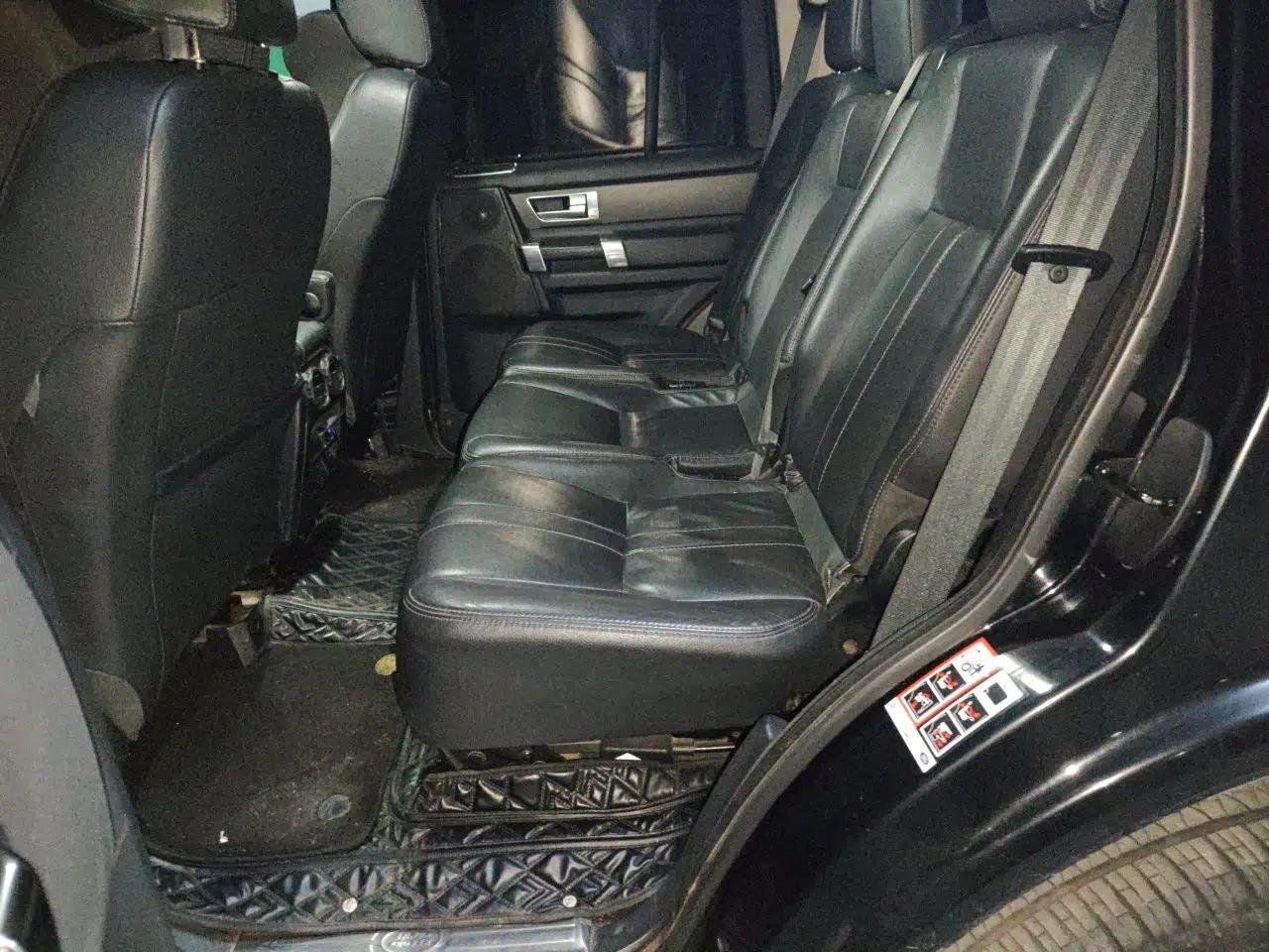 Land Rover Discovery 2014 3.0 SDV6 HSE Diesel Edition — миниатюра 17
