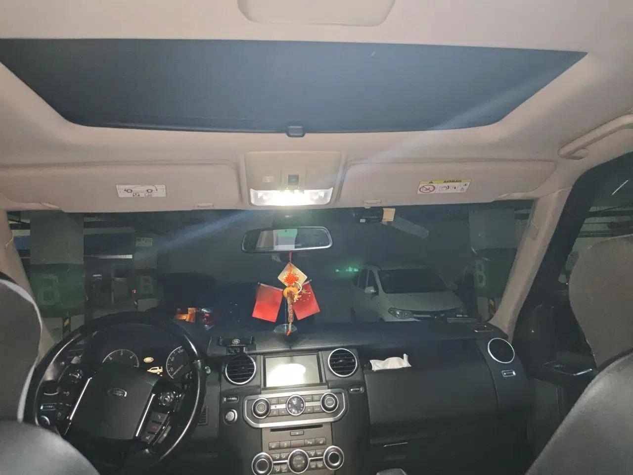 Land Rover Discovery 2014 3.0 SDV6 HSE Diesel Edition — миниатюра 18