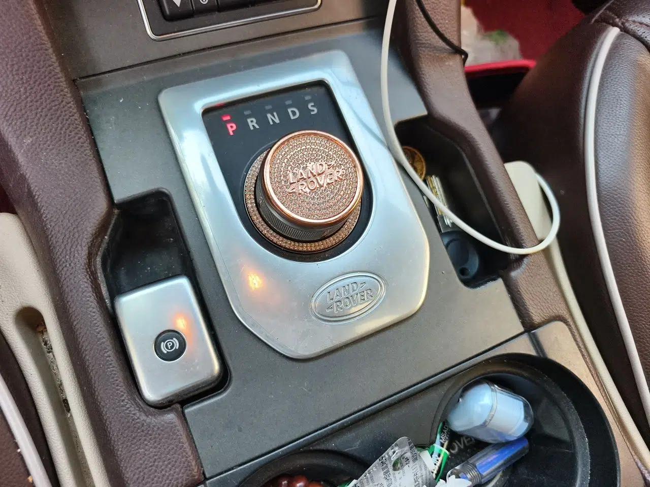 Land Rover Discovery 2015 3.0 SDV6 HSE Diesel Version — миниатюра 14