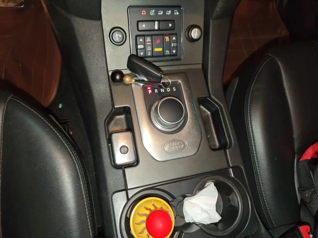 Land Rover Discovery 2013 3.0 SDV6 HSE Diesel Edition — миниатюра 14