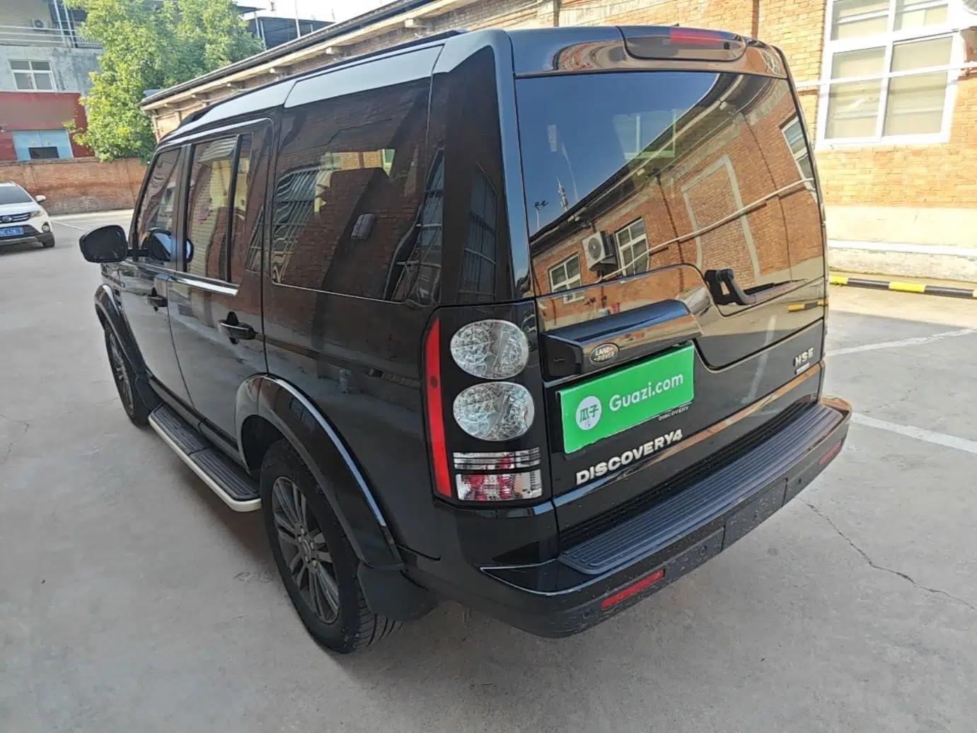 Land Rover Discovery 2016 3.0 SC Obsidian Black Heritage Edition HSE — миниатюра 4