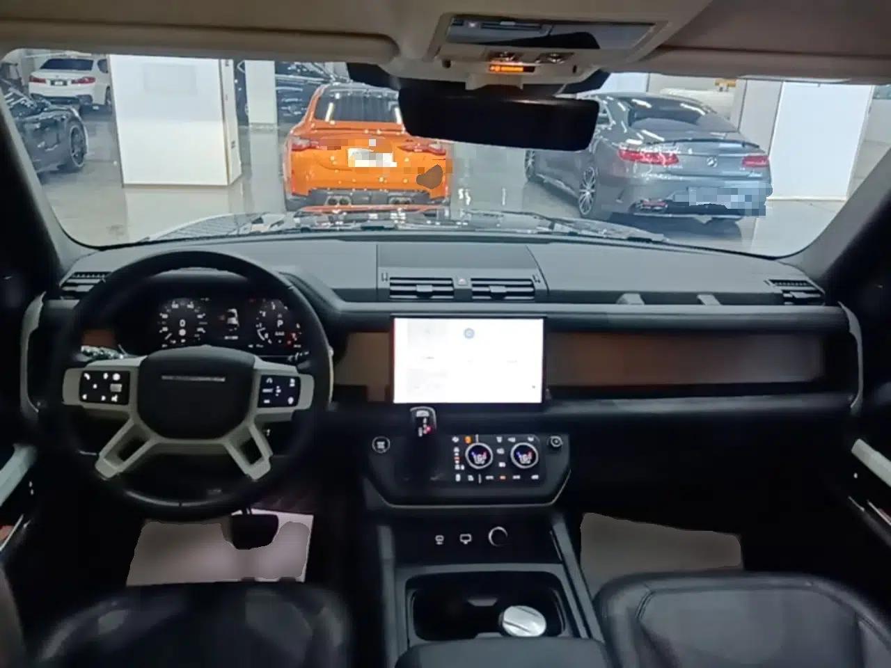 Land Rover Defender 2024 110 3.0T P400 XS — миниатюра 17