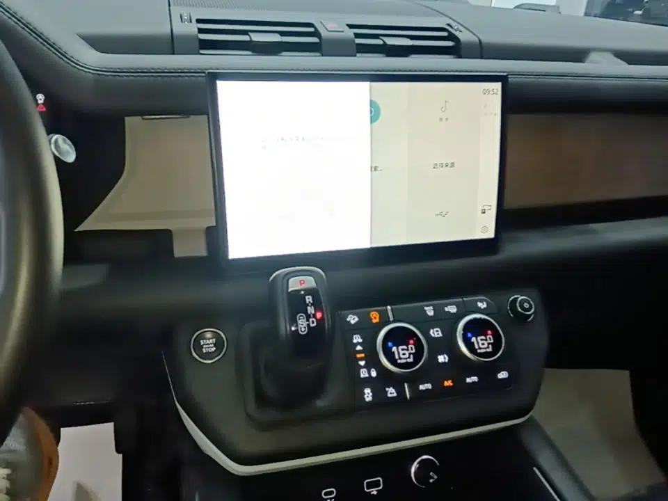 Land Rover Defender 2024 110 3.0T P400 XS — миниатюра 20