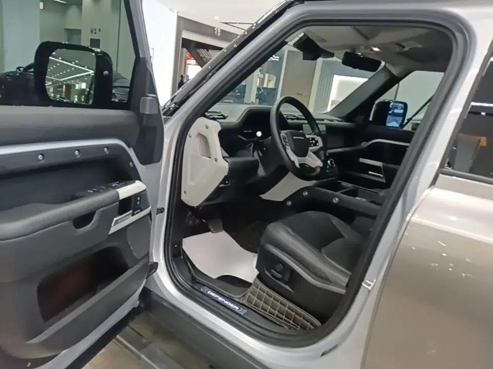 Land Rover Defender 2024 110 3.0T P400 XS — миниатюра 23