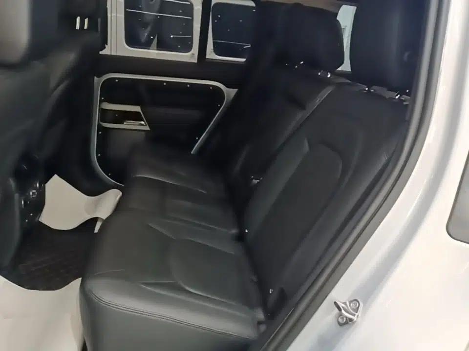 Land Rover Defender 2024 110 3.0T P400 XS — миниатюра 25