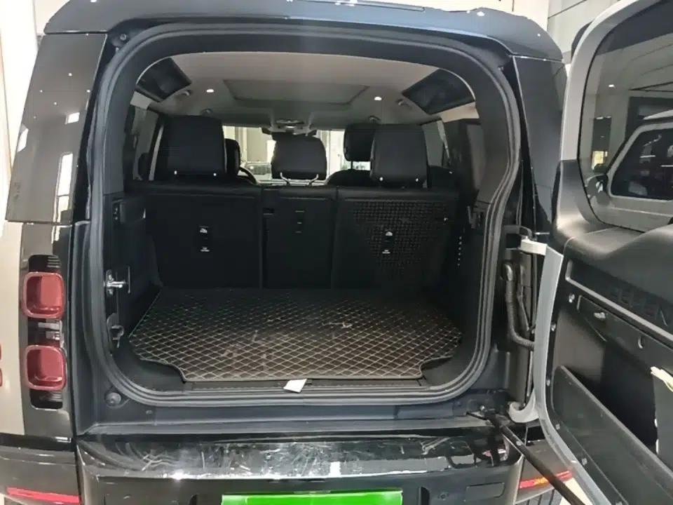 Land Rover Defender 2024 110 3.0T P400 XS — миниатюра 27
