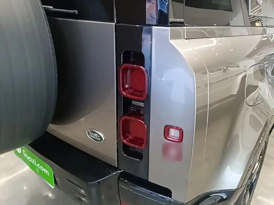 Land Rover Defender 2024 110 3.0T P400 XS — миниатюра 9