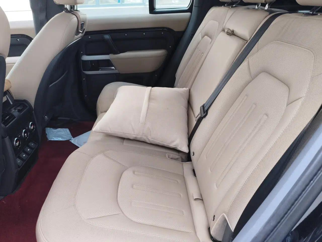 Land Rover Defender 2020 110 P400 SE — миниатюра 17