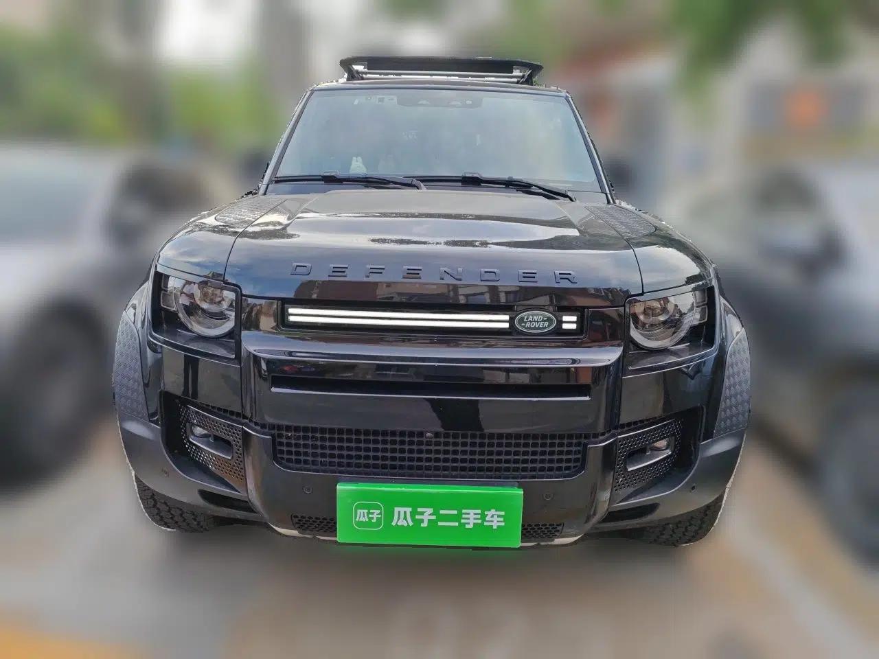 Land Rover Defender 2023 Facelift 110 3.0T P400 Dark Edition — миниатюра 2