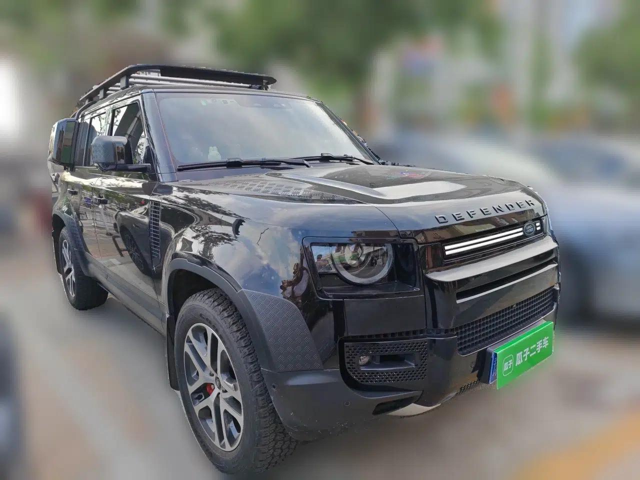 Land Rover Defender 2023 Facelift 110 3.0T P400 Dark Edition — миниатюра 3