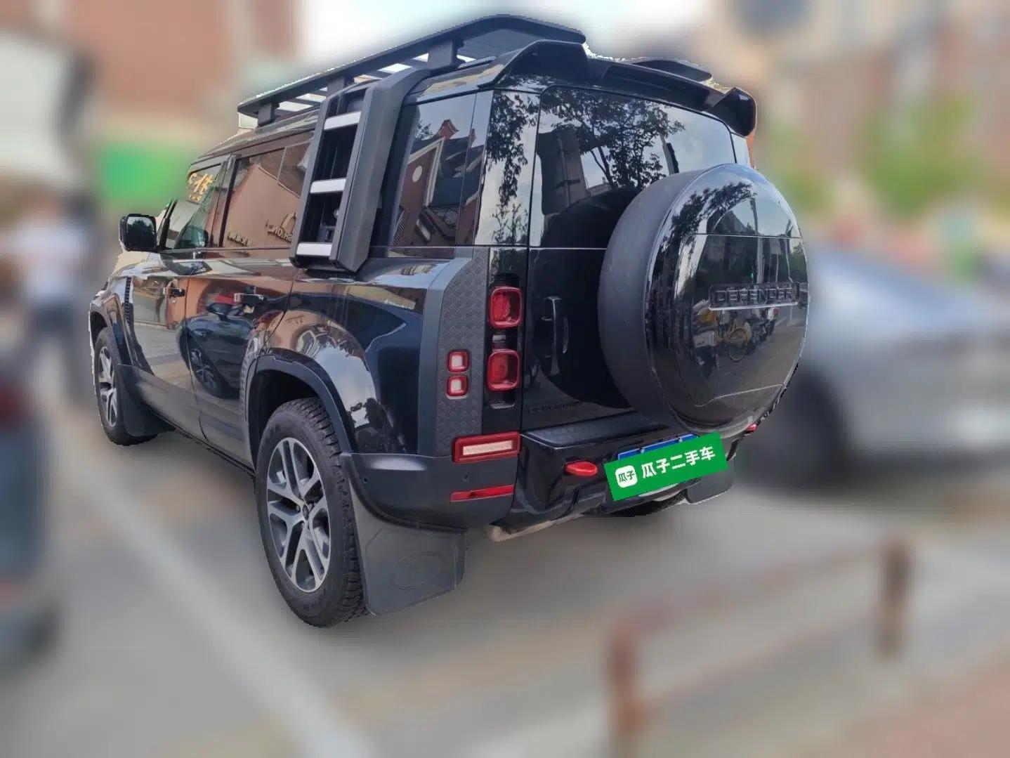Land Rover Defender 2023 Facelift 110 3.0T P400 Dark Edition — миниатюра 4