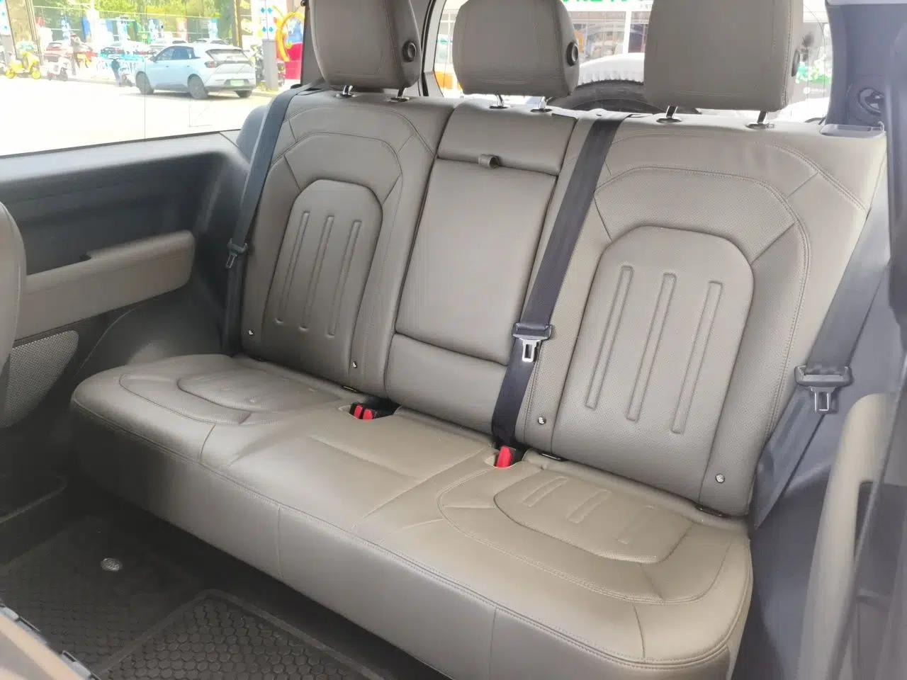 Land Rover Defender 2021 90 P400 Classic Reproduction Edition — миниатюра 17